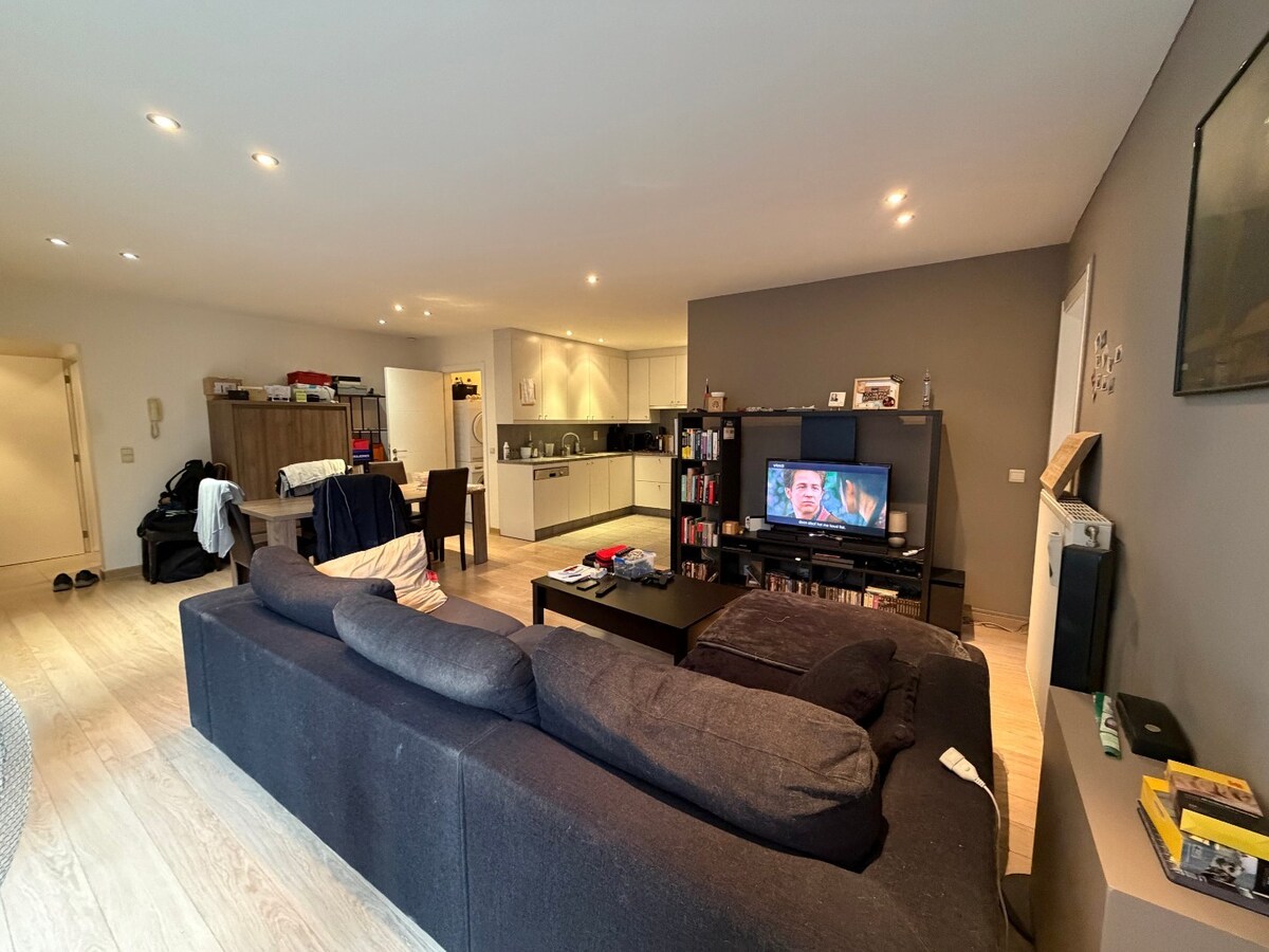 Gelijkvloers app. nabij het Carlos Dierickxplein te Asper. 