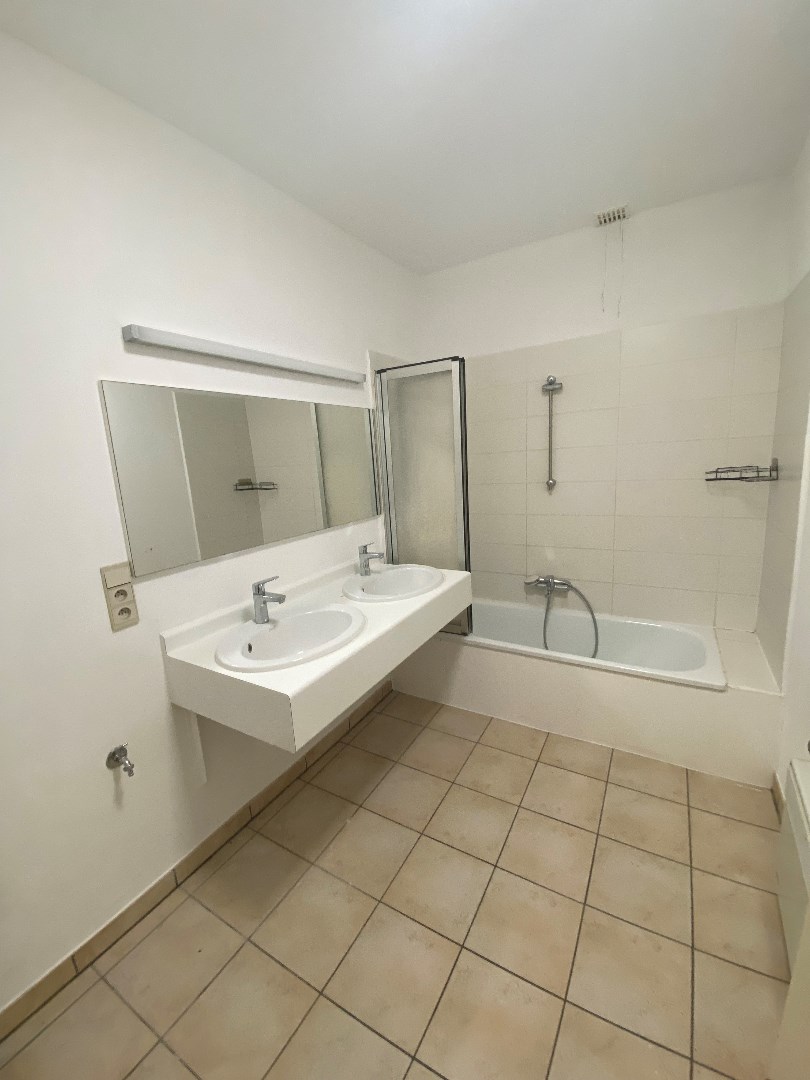 Ingooigem Appartement 1ste verdiep 2 slaapkamers 700€ 