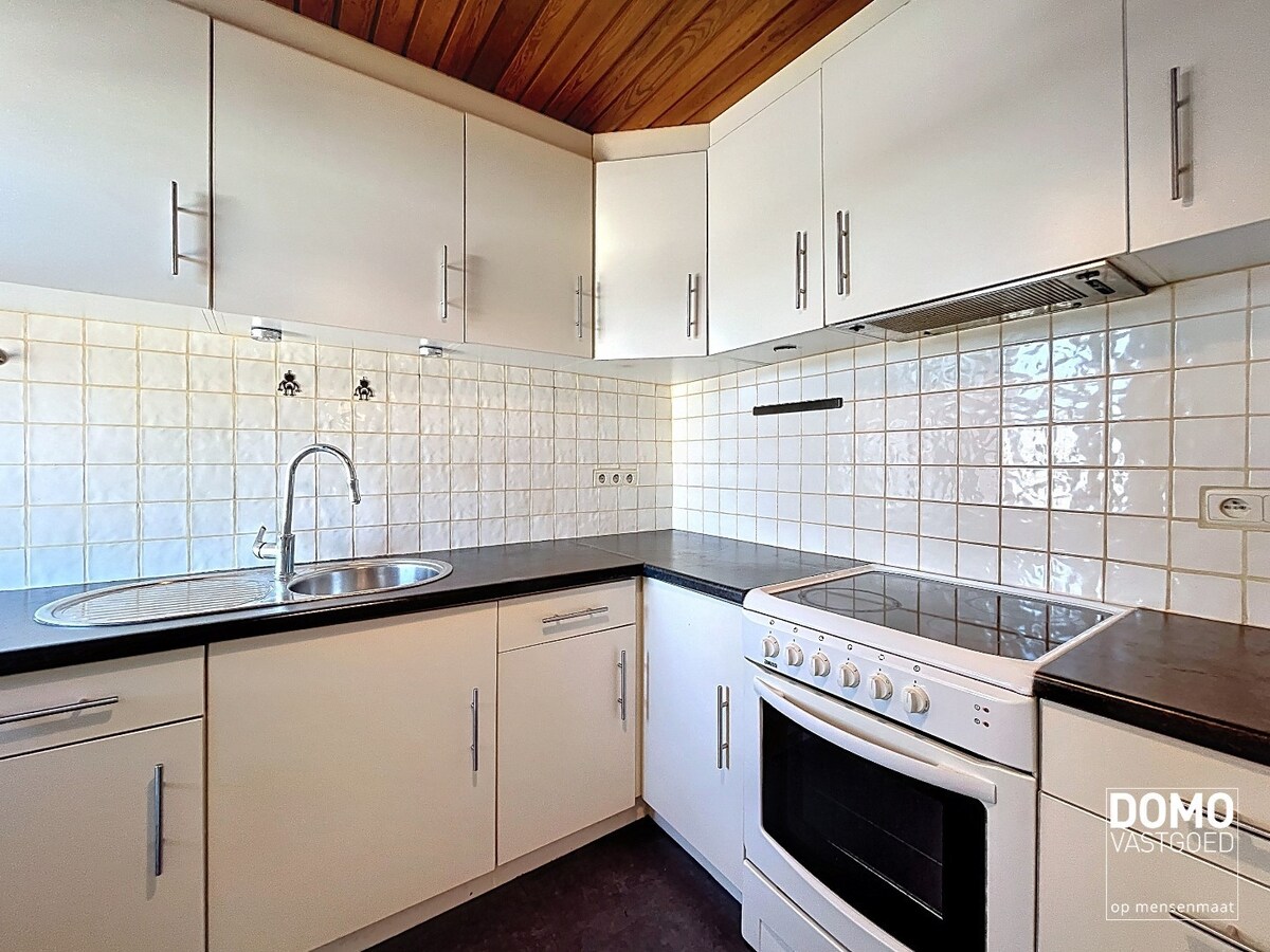 APPARTEMENT MET TERRAS IN HET CENTRUM VAN KERMT 