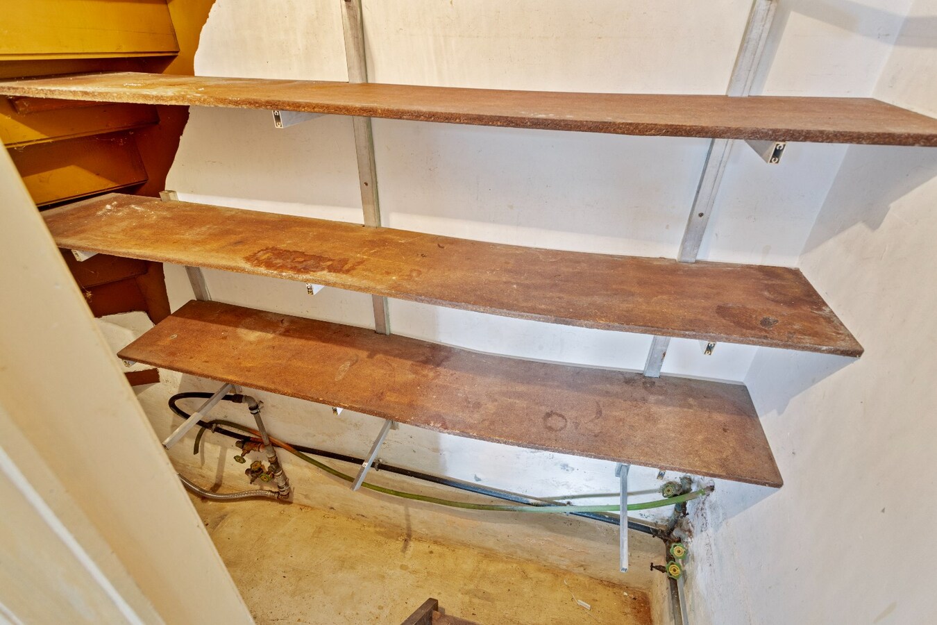 Te renoveren gezinswoning met 3 slpk in een gezellige wijk 