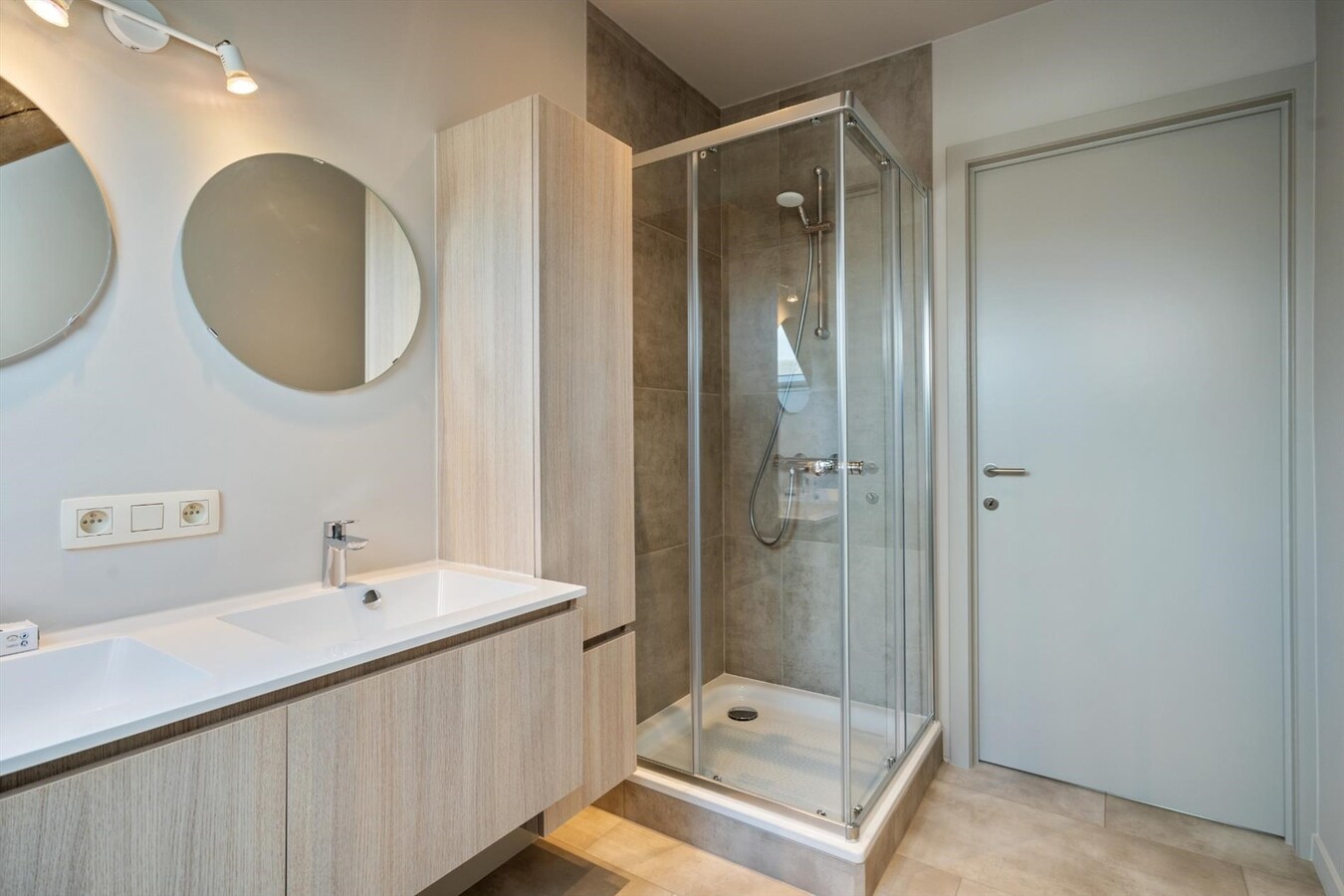 Uitstekend gelegen doorzonappartement met prachtig uitzicht 