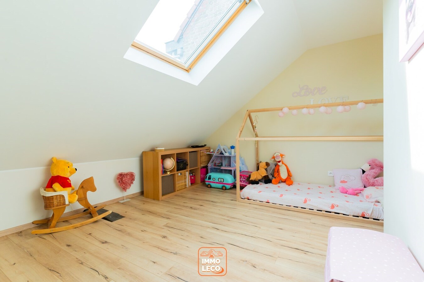 Maison de commerce avec habitation 4 chambres, plein centre-ville ! 