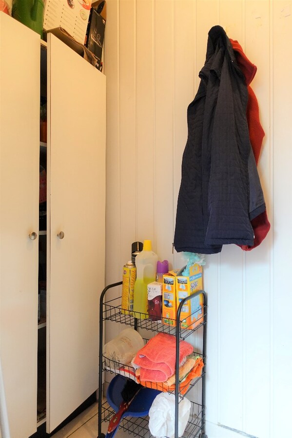 Te renoveren hoekwoning in hartje Gistel 