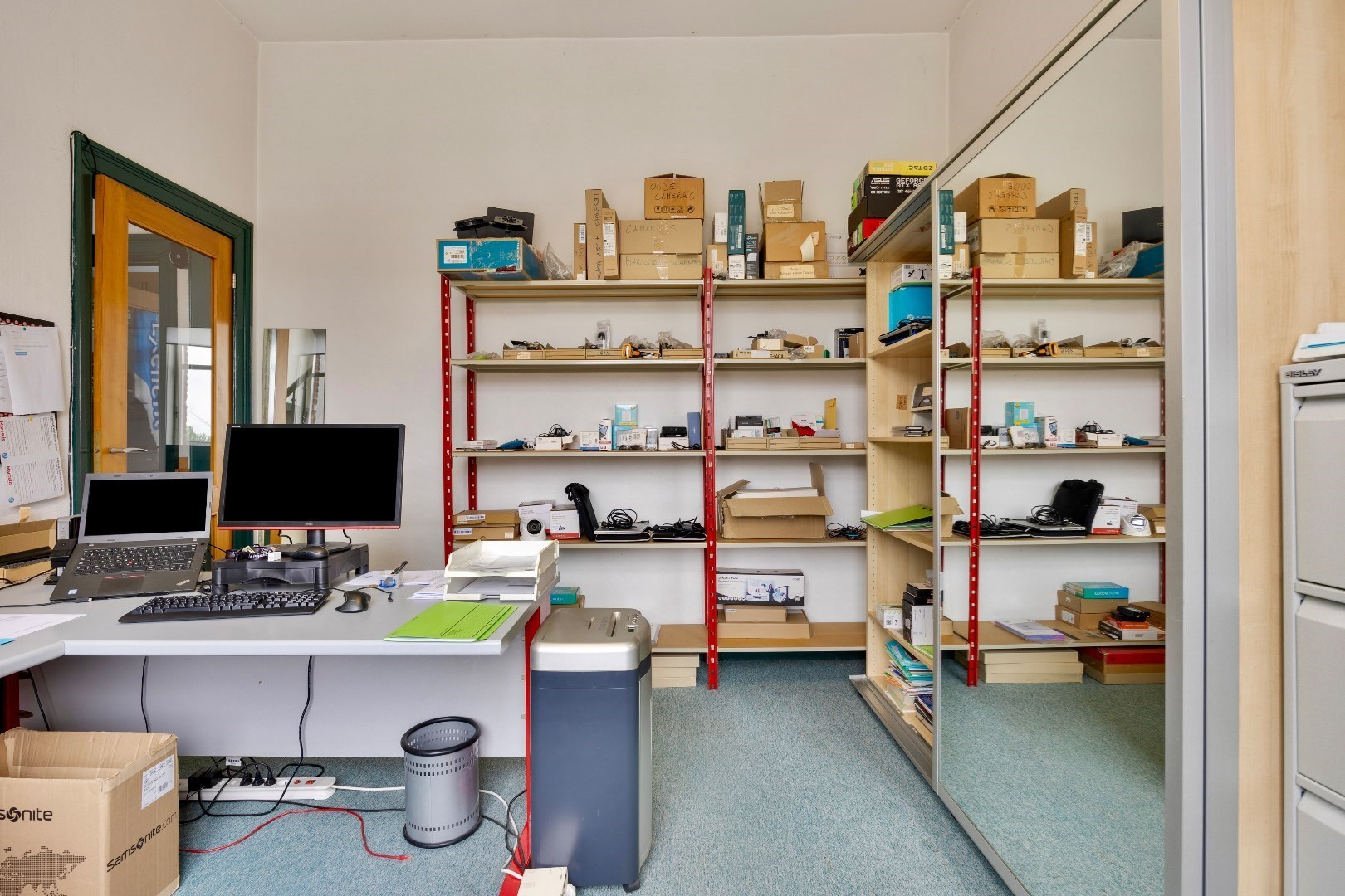 Handelspand centrum Halle met parking 