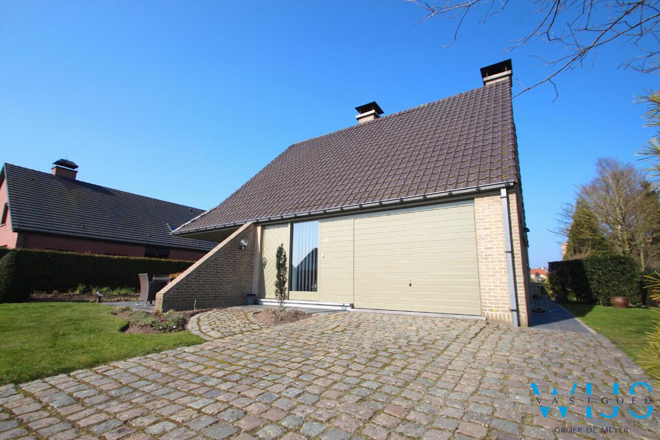 Prachtige instapklare tot in de puntjes onderhouden woning te Wachtebeke ! 