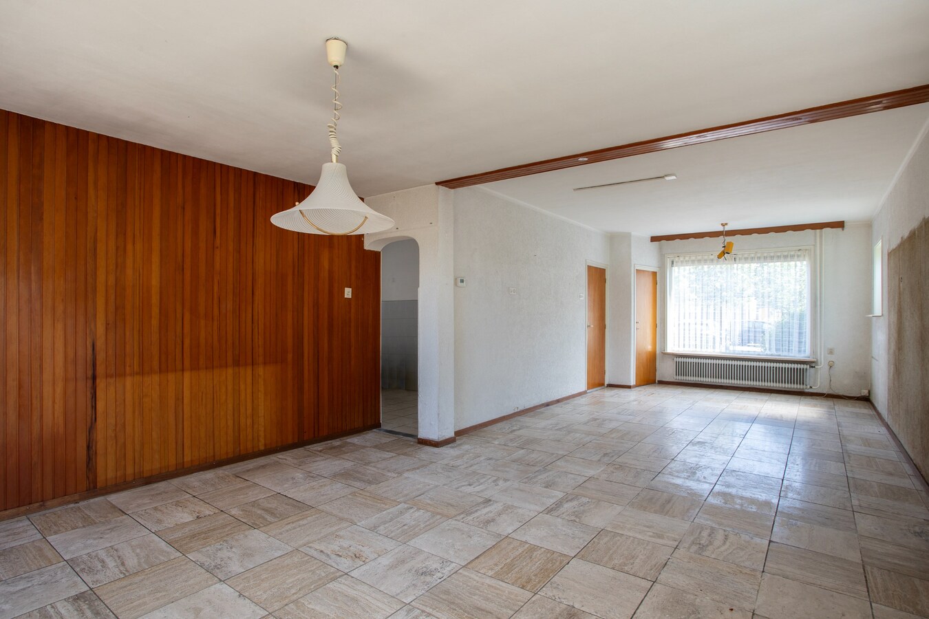 Royale vrijstaande gezinswoning gelegen op 500m2 in het centrum van Hoogeloon. 