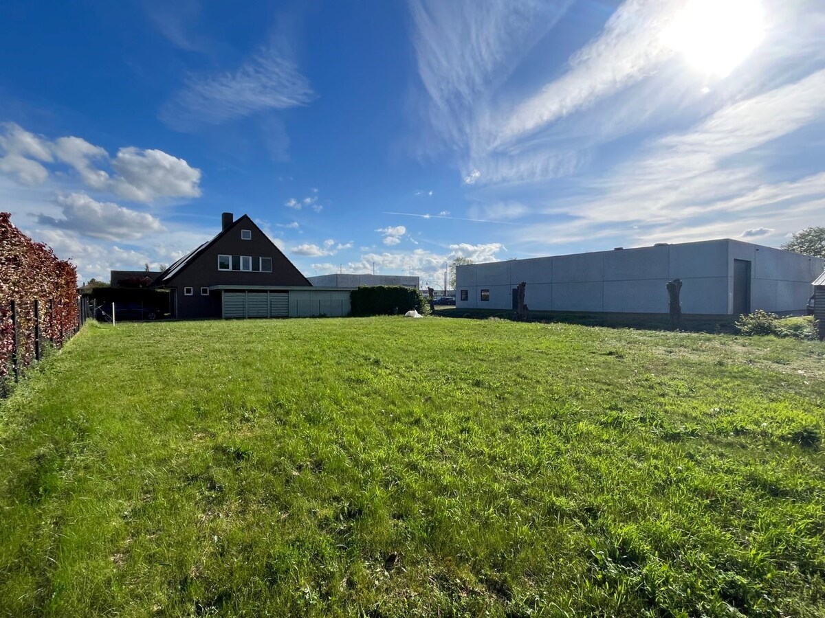 Uitstekend gelegen bouwgrond. 