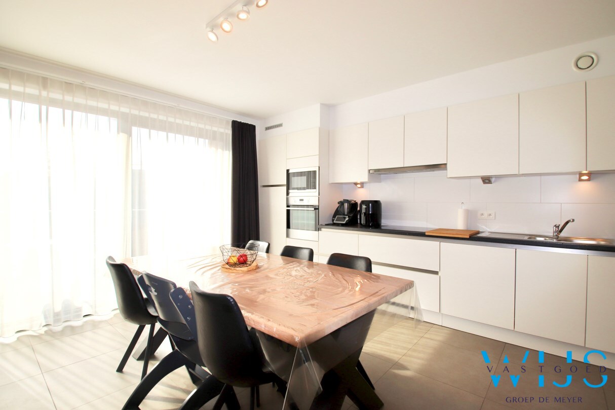 Energiezuinig GELIJKVLOERS appartement in hartje Kluizen ! 