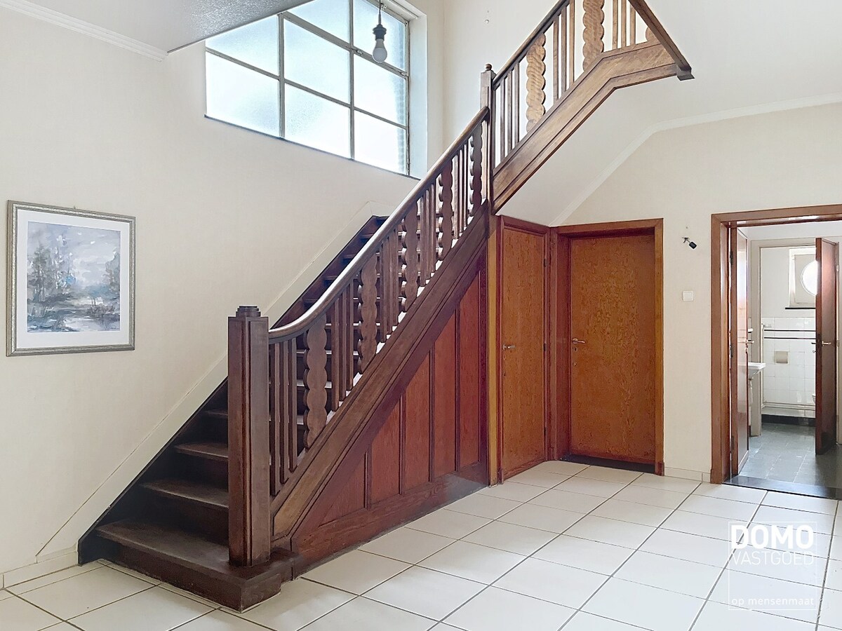 RUIME WONING MET KANTOORRUIMTE/PRAKTIJKRUIMTE 