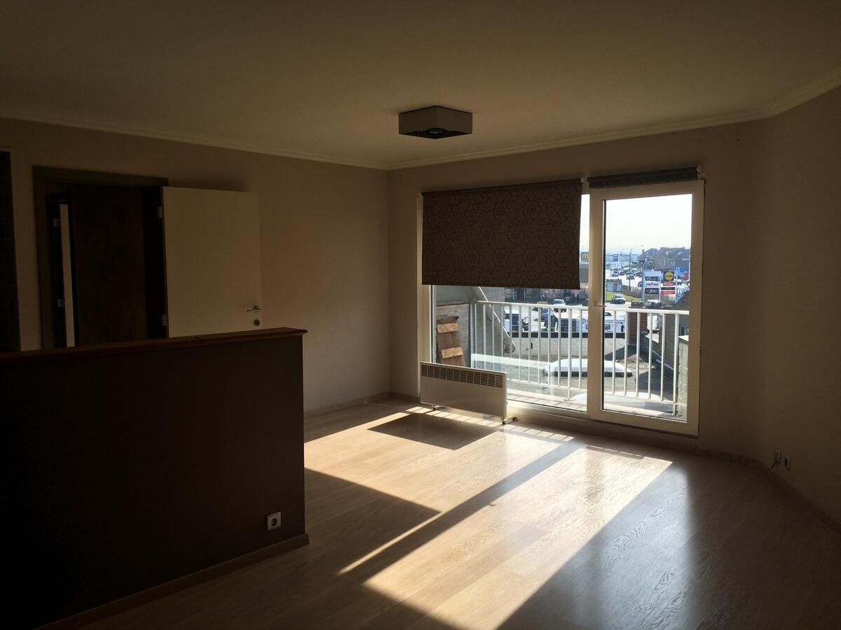 INSTAPKLAAR !! TWEE SLP APPARTEMENT MT GARAGE OP CENTRALE LIGGING 