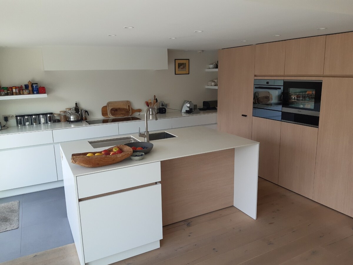 Energiezuinig wonen met weids uitzicht. 