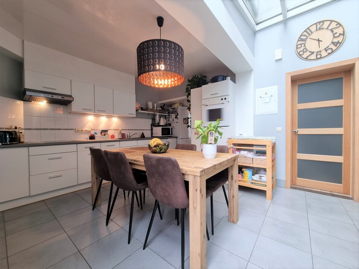 Leuke woning met mooi terras en achteruitgang te Heist 