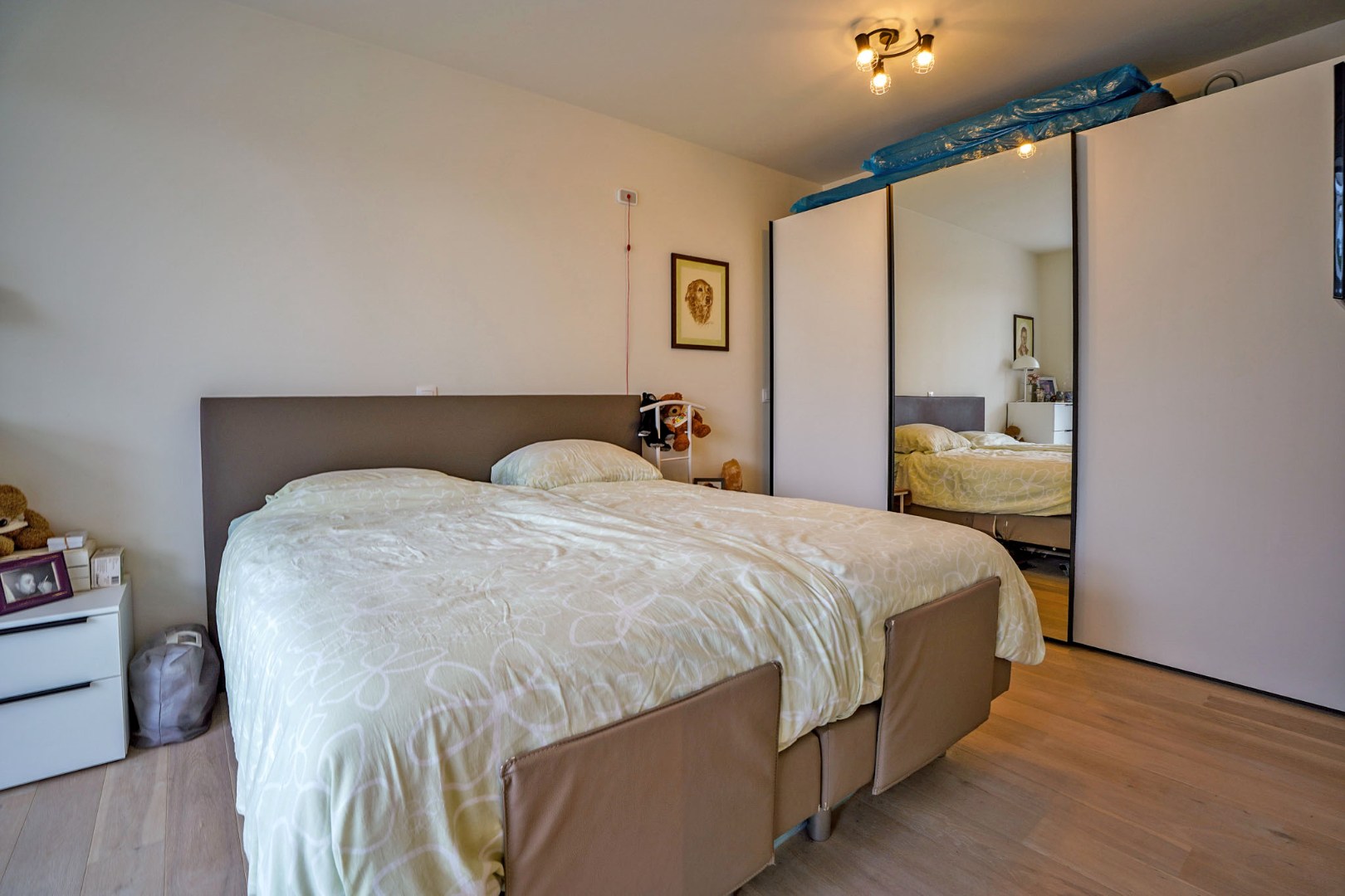 Prachtig 1-slaapkamerappartement met ruim terras (serviceflat) in Residentie Beukenhof, uniek wonen in de dorpskern van Oostduinkerke. 