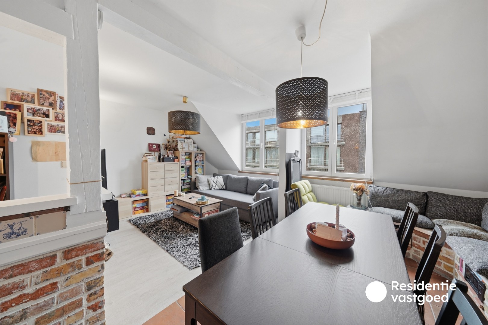 Instapklaar dakappartement met terras op centrale ligging 