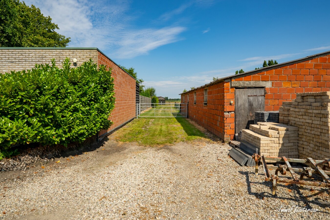 Prachtige langgevelhoeve met charmante schuur en paardenfaciliteiten op ca. 1,8 ha te Ravels. (BEZOEKDAG OP 08/08 VAN 10U TOT 14U) 