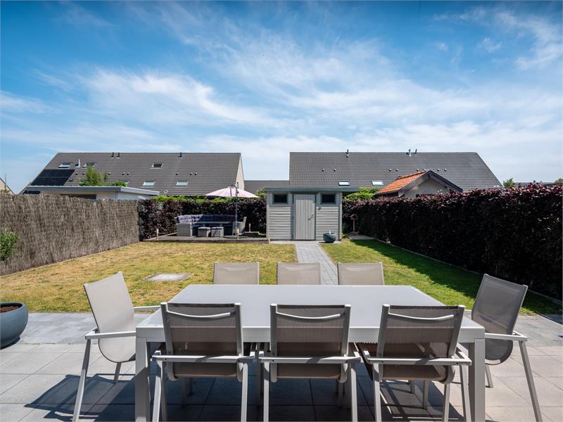 Instapklare woning in rustige wijk te Eeklo. 