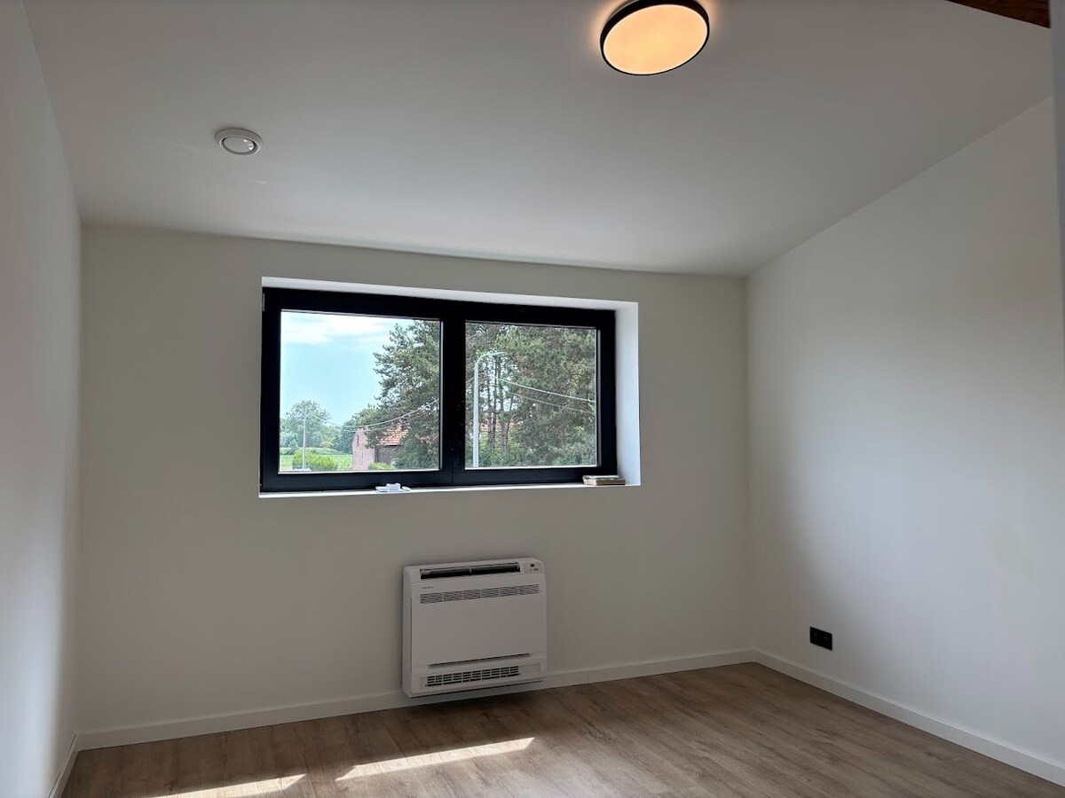 Energievriendelijke en Instapklare langgevelhoeve met privé-praktijkruimte te Berlaar 