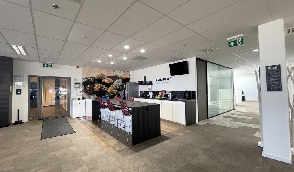 Vernieuwde kantoren te huur in Ahlers Building te Antwerpen