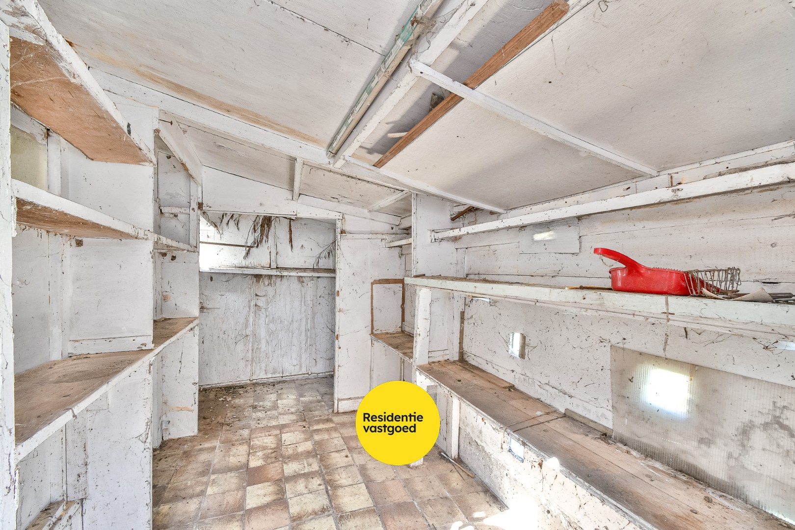 Te renoveren halfopen bebouwing met tuin en groot potentieel 