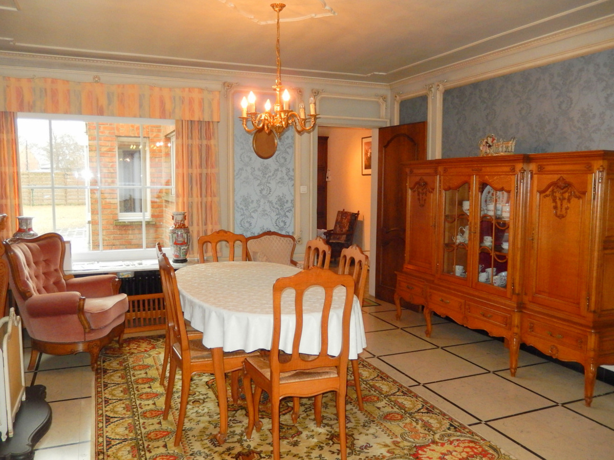 Woonhuis met 3 slaapkamers, tuin en garage 