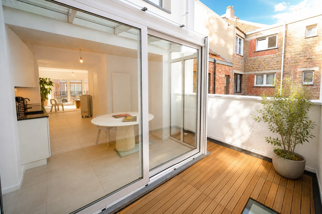 EXCLUSIEF GERENOVEERDE WONING NABIJ SPUIKOM 