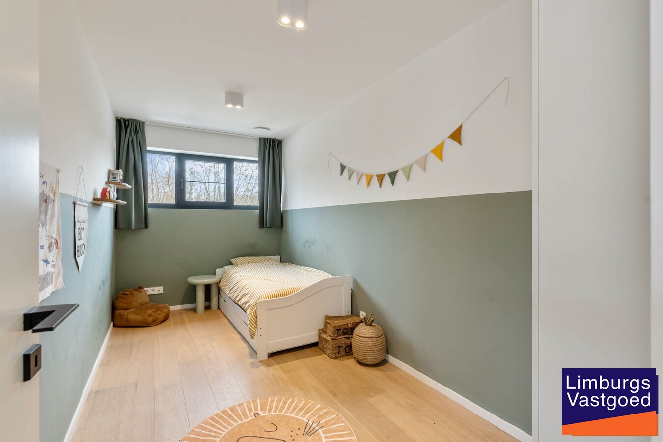 Hoogwaardig afgewerkte gezinswoning, 4 slpk, op 48a23ca, nabij centrum 