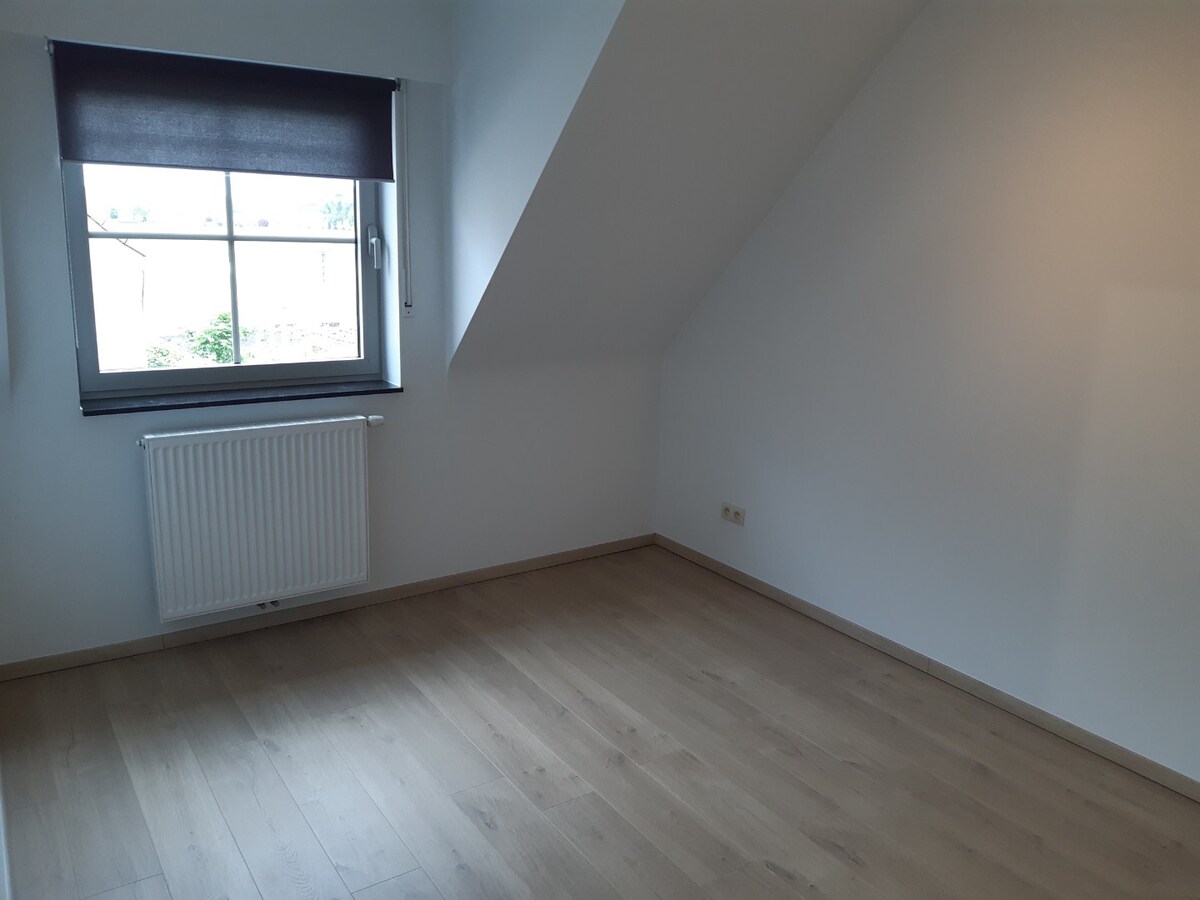 Degelijke, goed gelegen woning. 