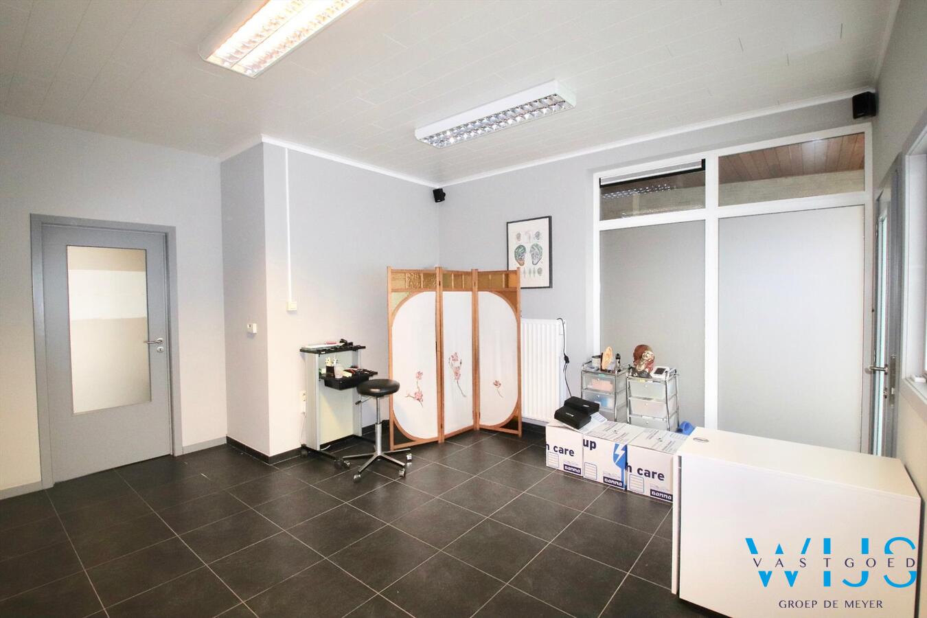 Multifunctionele handelsruimte in hartje ERTVELDE! 