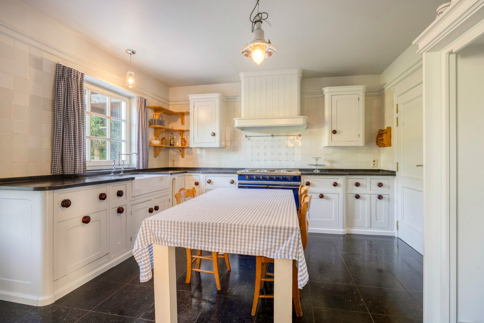 Villa met bureau,  5 slaapkamers, 2 badkamers en ruime tuin in Bierbeek! - EPC 172 kWh/m² - bewoonbare opp. 242 m² 