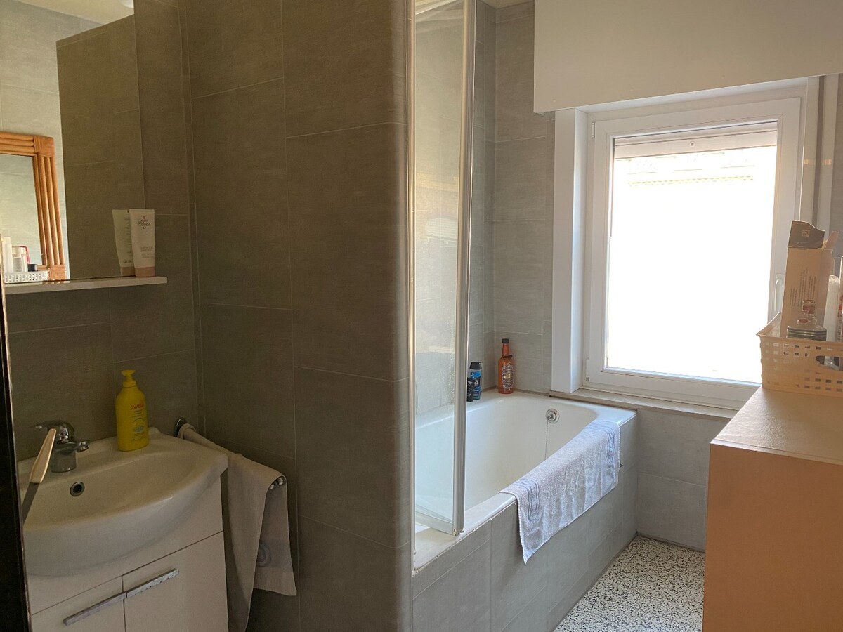 Uiterst ruime gezinswoning met onderhoudsvriendelijke zuidgerichte tuin 