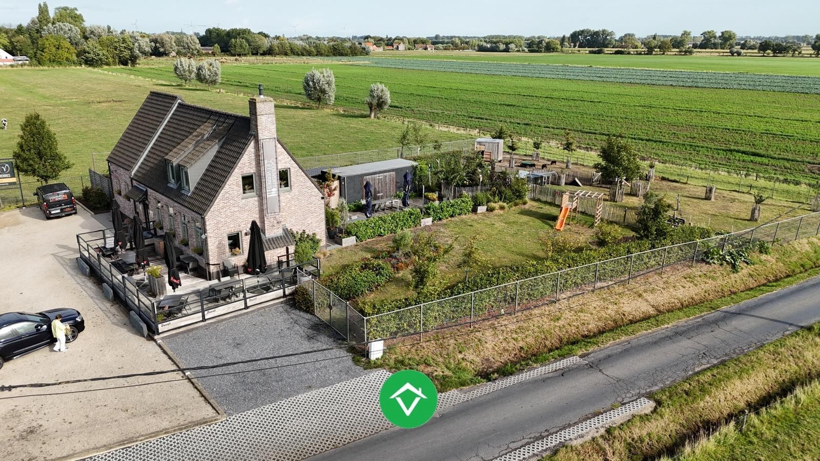 Combinatie wonen &amp; werken: horecazaak met woonst in Eernegem 