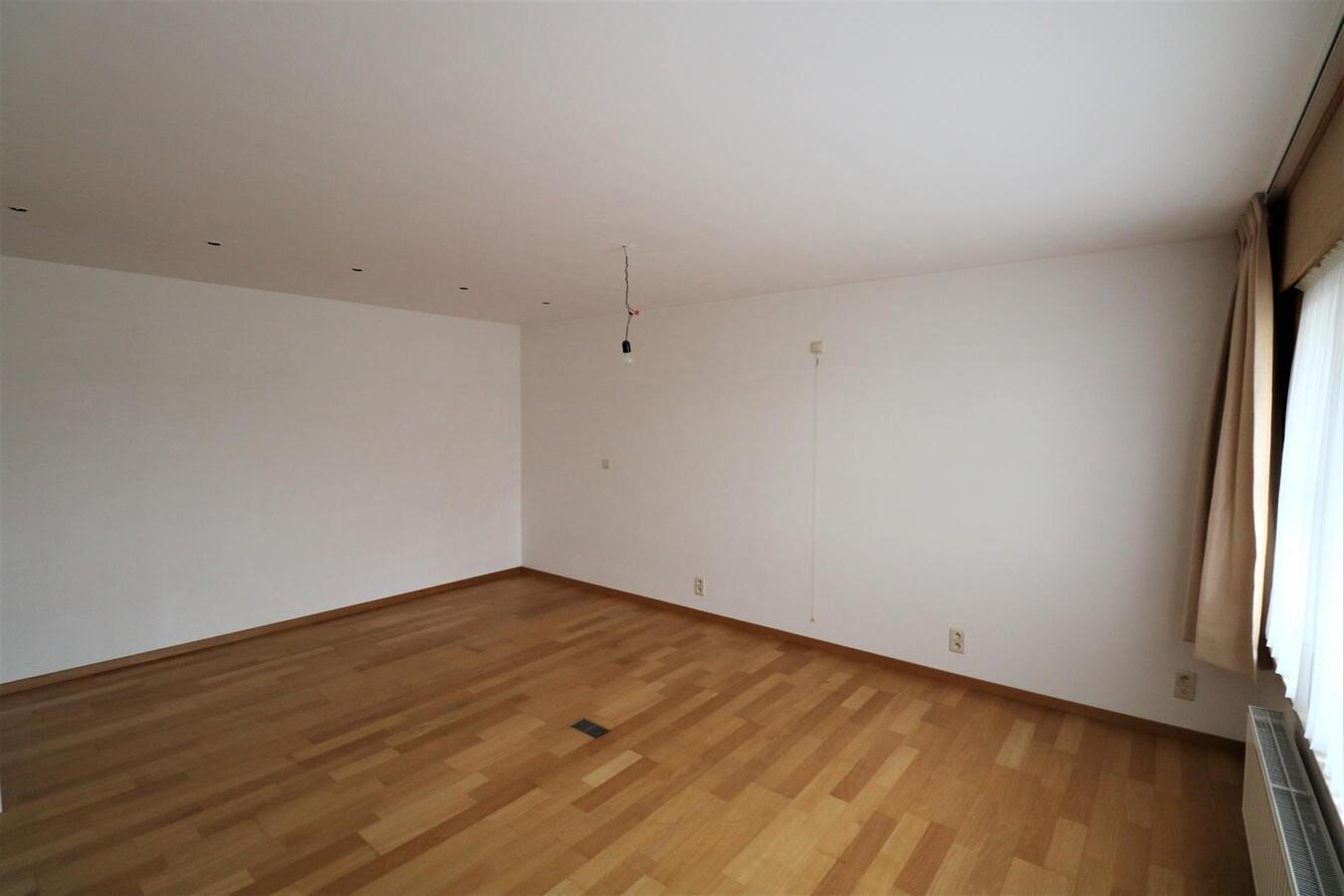 Recente woning met 5 slaapkamers op 698m²  te Alveringem 