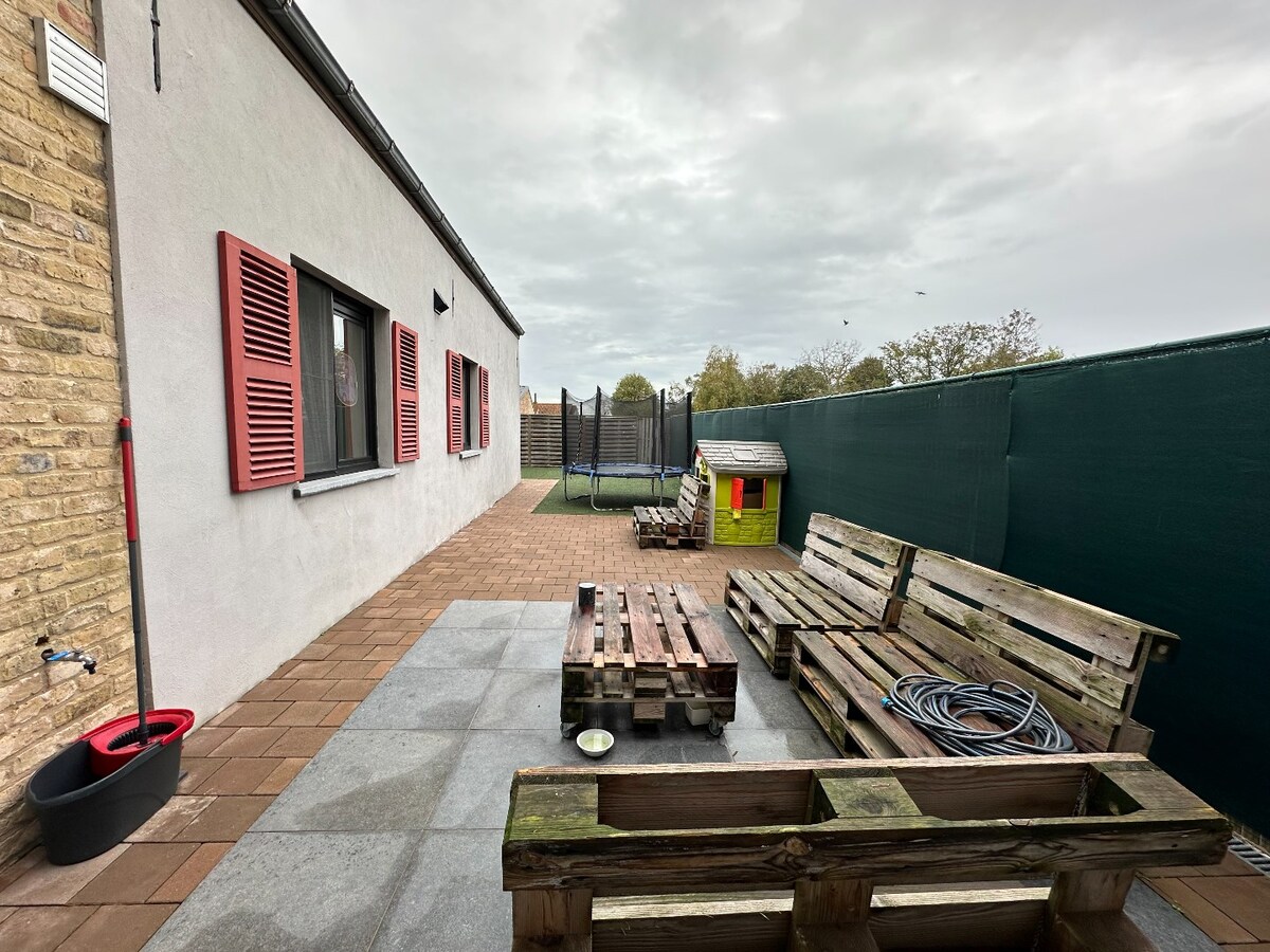 Ruime 3-slaapkamerappartement in het centrum van Merkem 