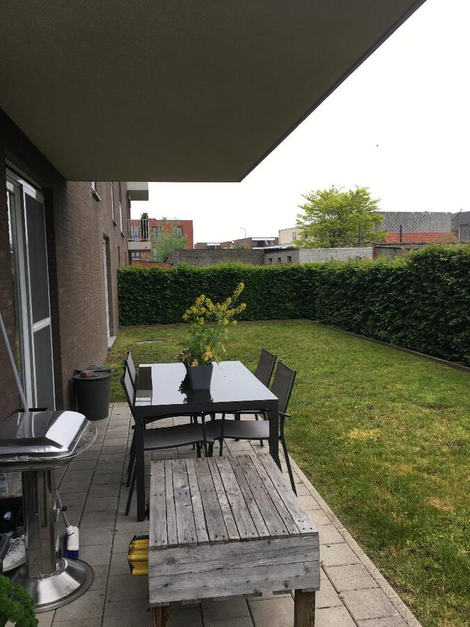 Ruim, modieus 2 slaapkamer appartement 