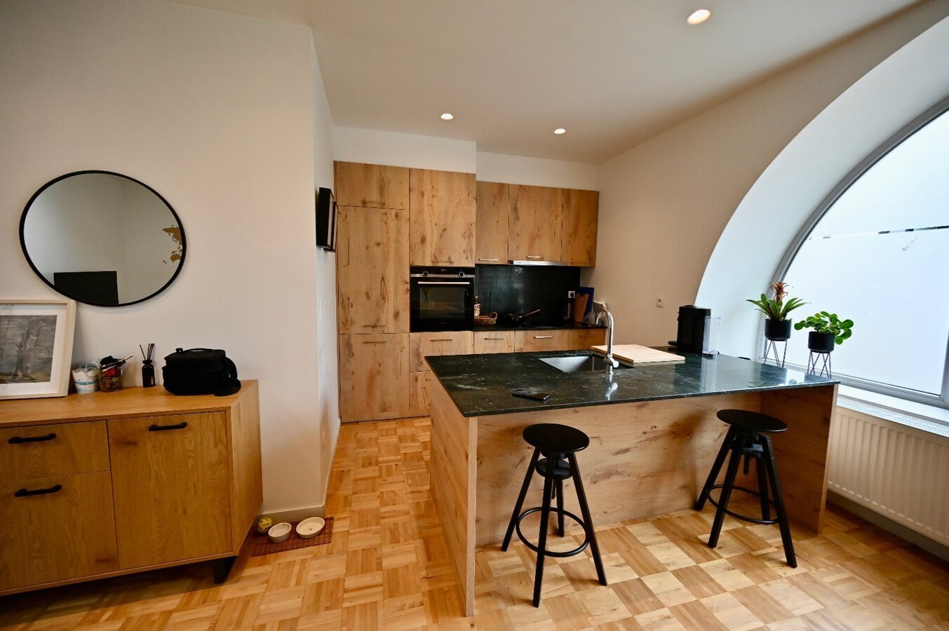 LICHTRIJK DAKAPPARTEMENT IN HARTJE OOSTENDE 