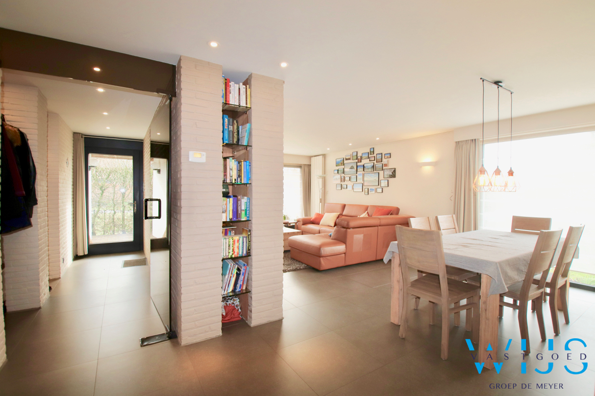 Instapklaar stijlvol woonhuis met leuke tuin te Assenede ! 