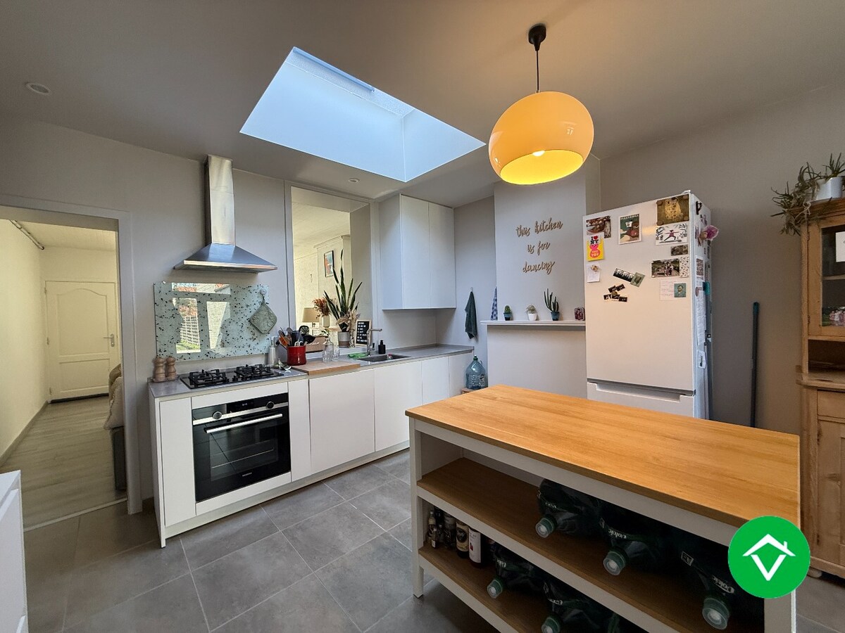 Centraal gelegen woning met 3 slaapkamers en aangename tuin te Roeselare! 