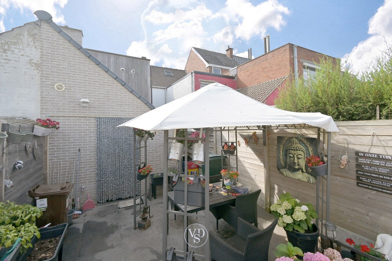 Gerenoveerde rijwoning, nabij centrum Oudenaarde 