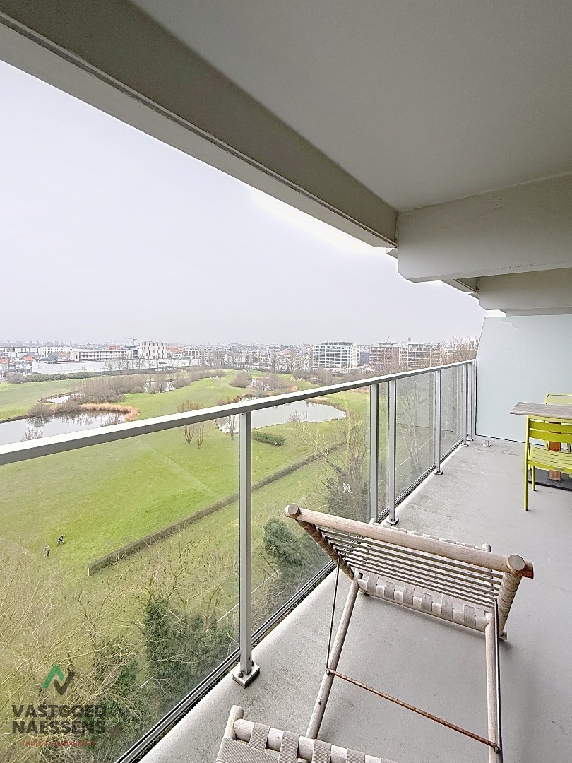 Magnifique appartement rénové de 2 chambres avec vue panoramique. 