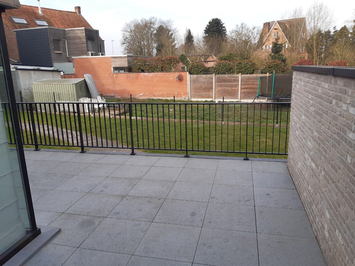 Uitstekend gelegen BEN-appartement in hartje Asper. 