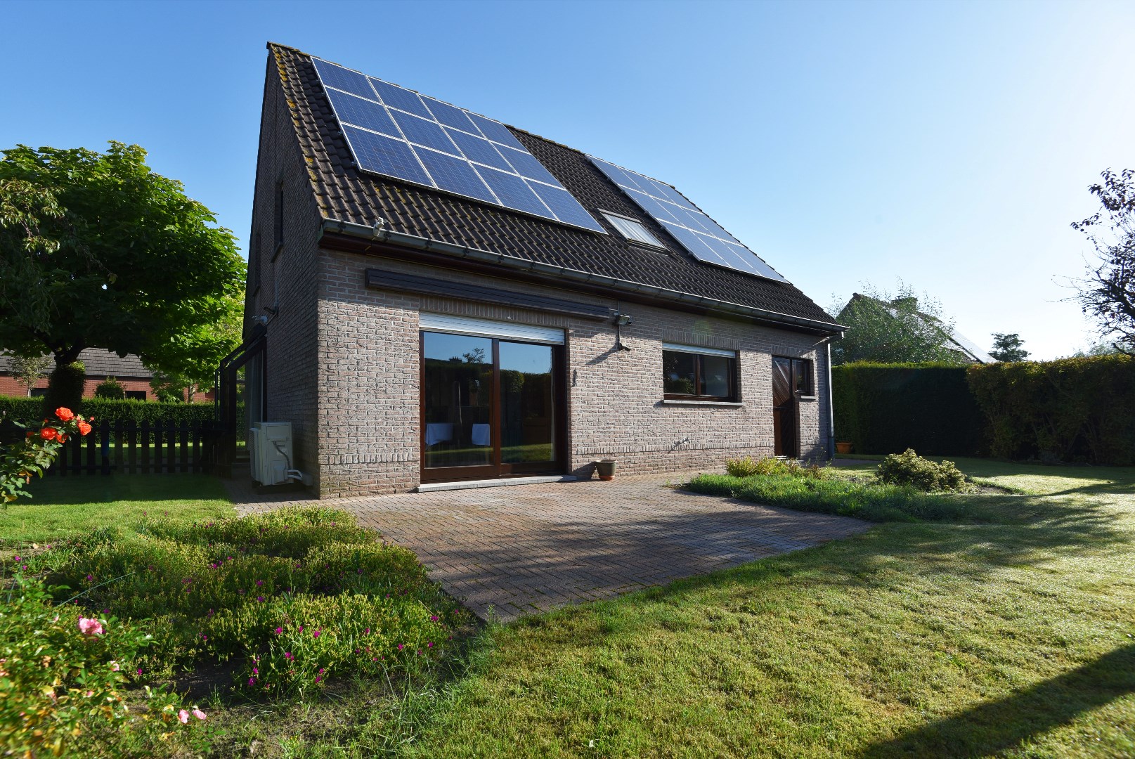 Open bebouwing met 3 slpks en tuin te Adegem 