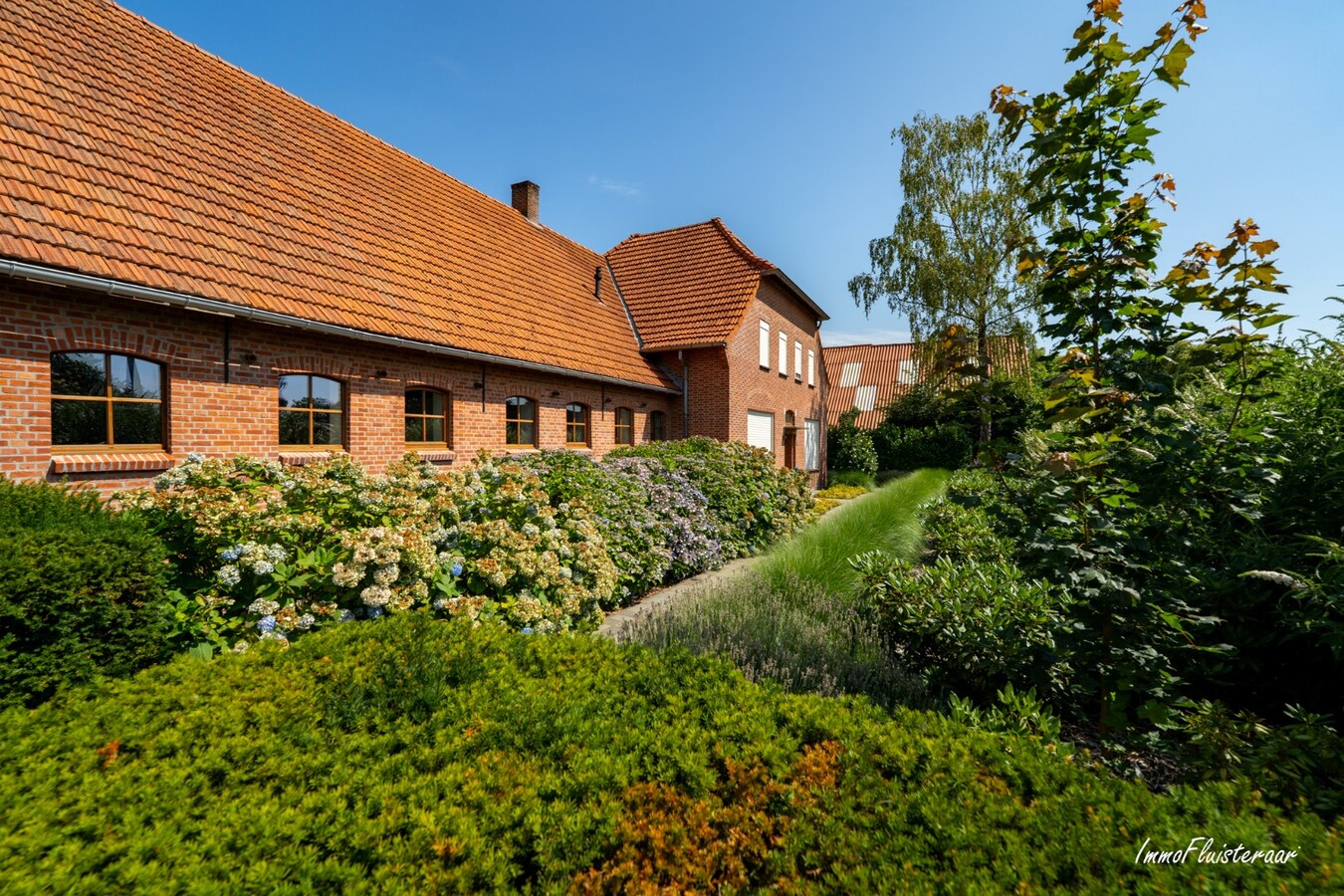 Prachtige langgevelhoeve met charmante schuur en paardenfaciliteiten op ca. 1,8 ha te Ravels. (BEZOEKDAG OP 08/08 VAN 10U TOT 14U) 
