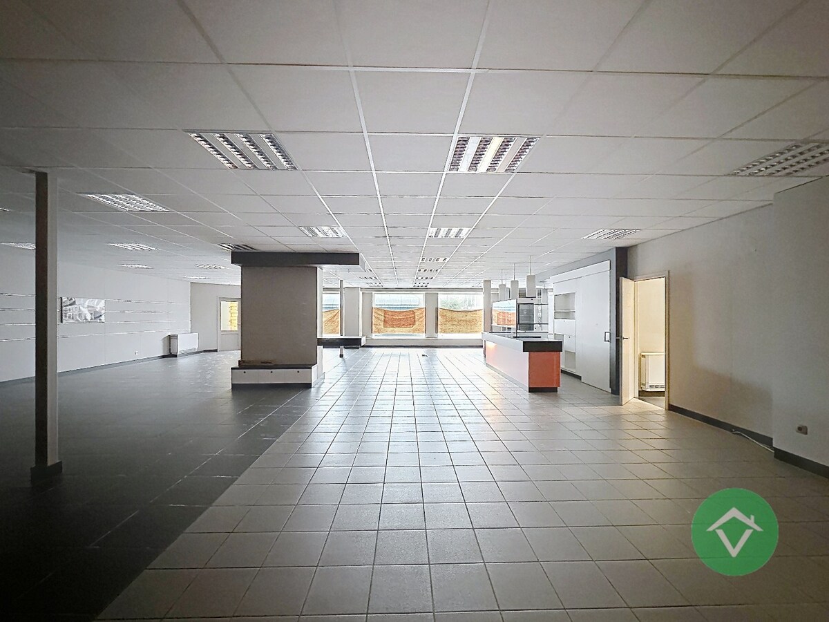 Handelspand met woonst op topligging in Gistel 