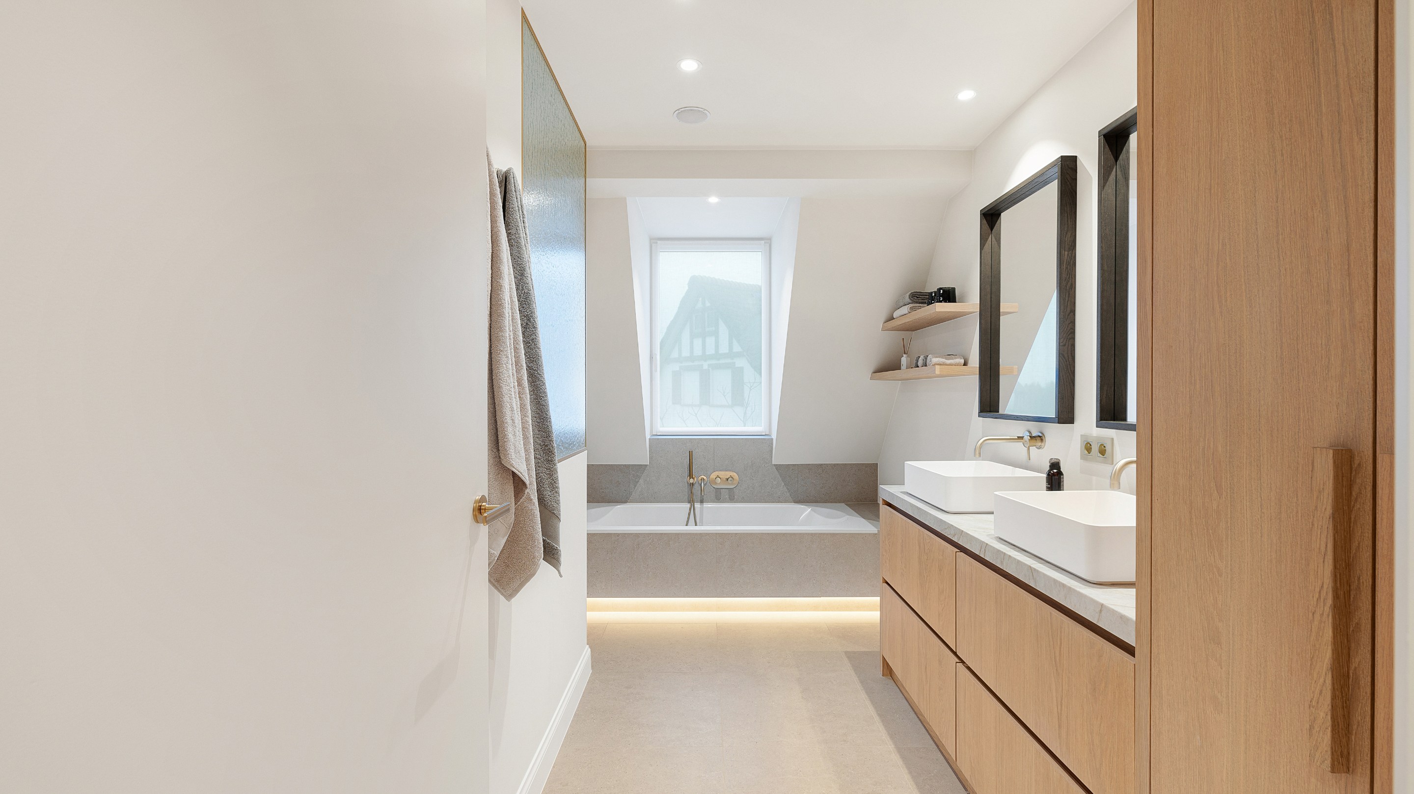 Luxueuze alleenstaande villa met 5 slaapkamers op rustige ligging in Knokke 