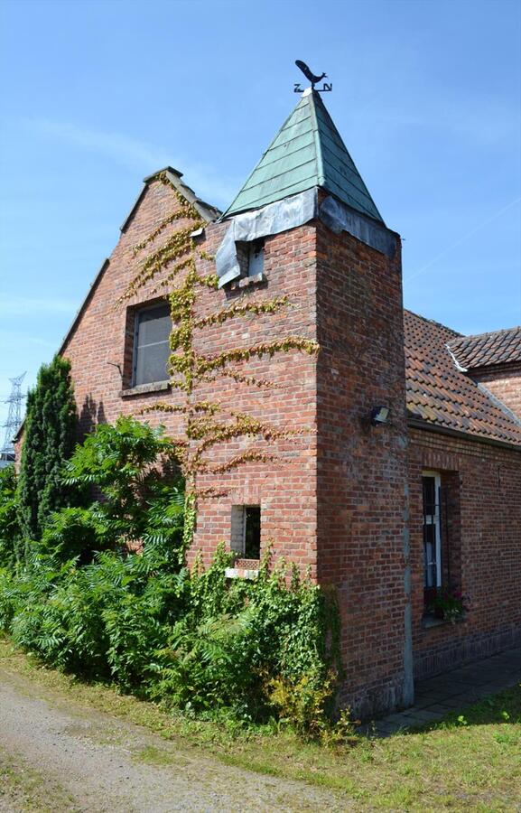 Te renoveren hoeve te Schelle op ca. 1.300M² 