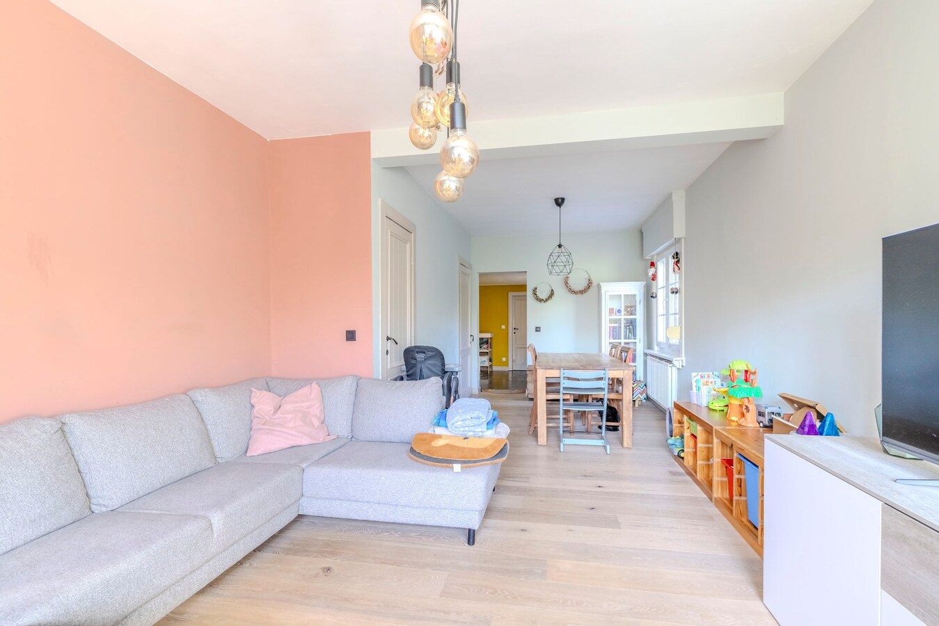 Instapklare woning met ruime tuin en 3 slpks - toplocatie 