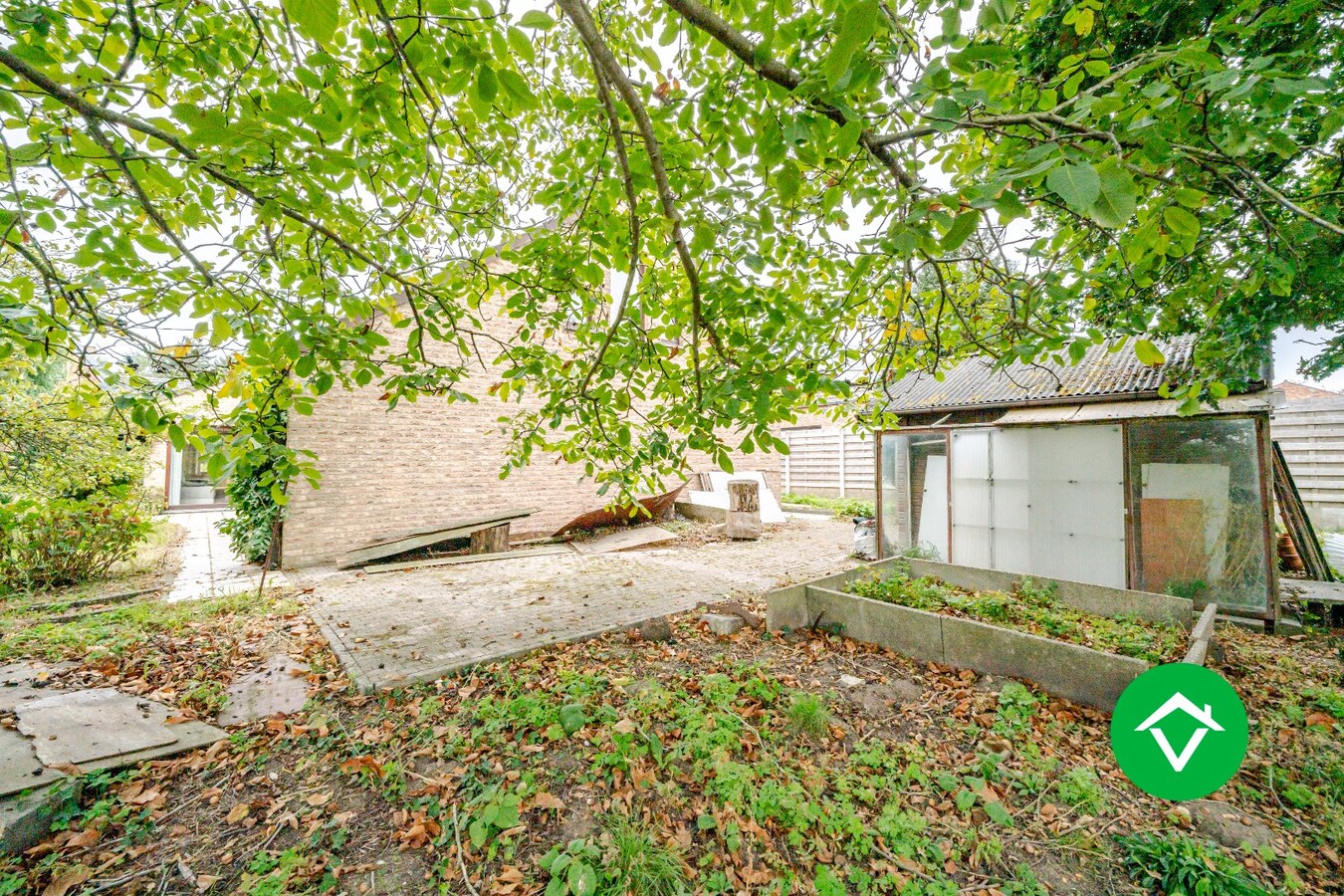 Charmante alleenstaande bungalow met zonnige tuin en garage in Torhout 