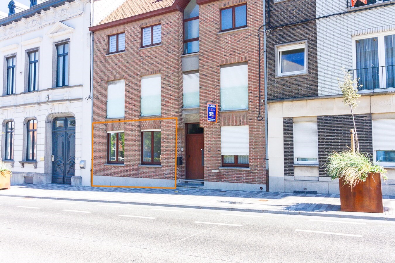 Appartement rez-de-chaussée très lumineux &amp; 2 chambres, en plein centre-ville ! 