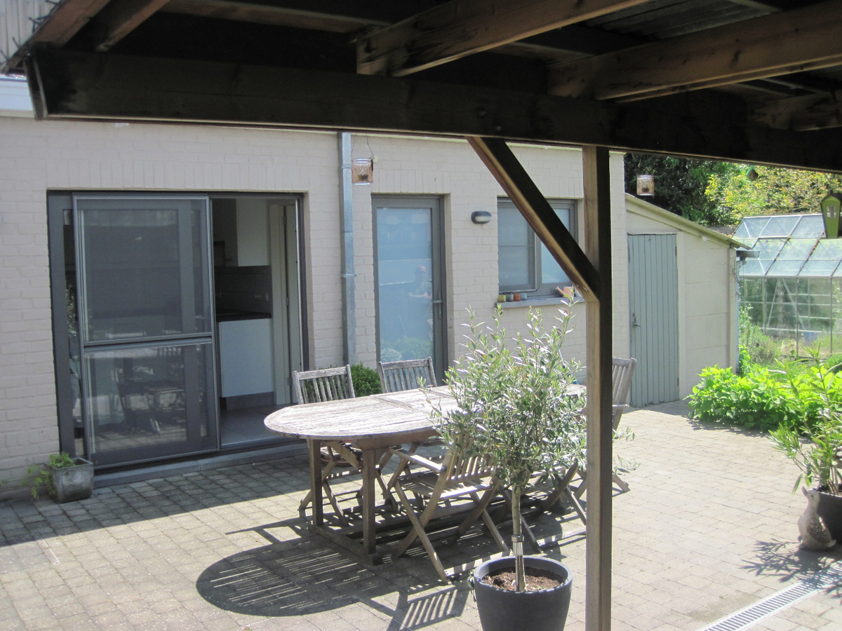 Prachtige en praktische woning (volledig vernieuwd anno 2012) ! 