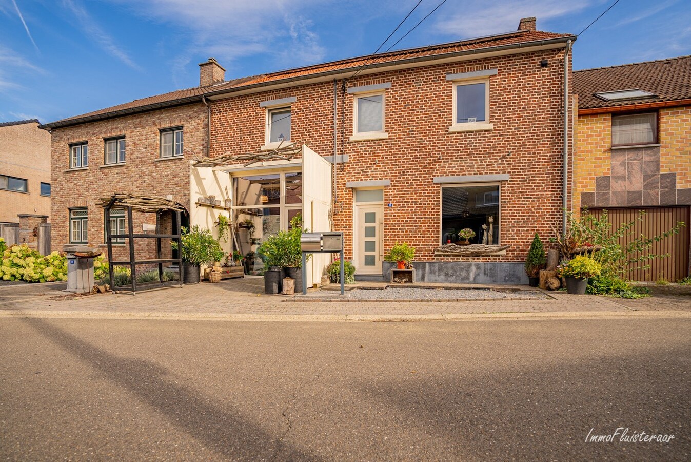Charmante tweegezinswoning met paardenstallen op ca. 20 are in Bilzen 